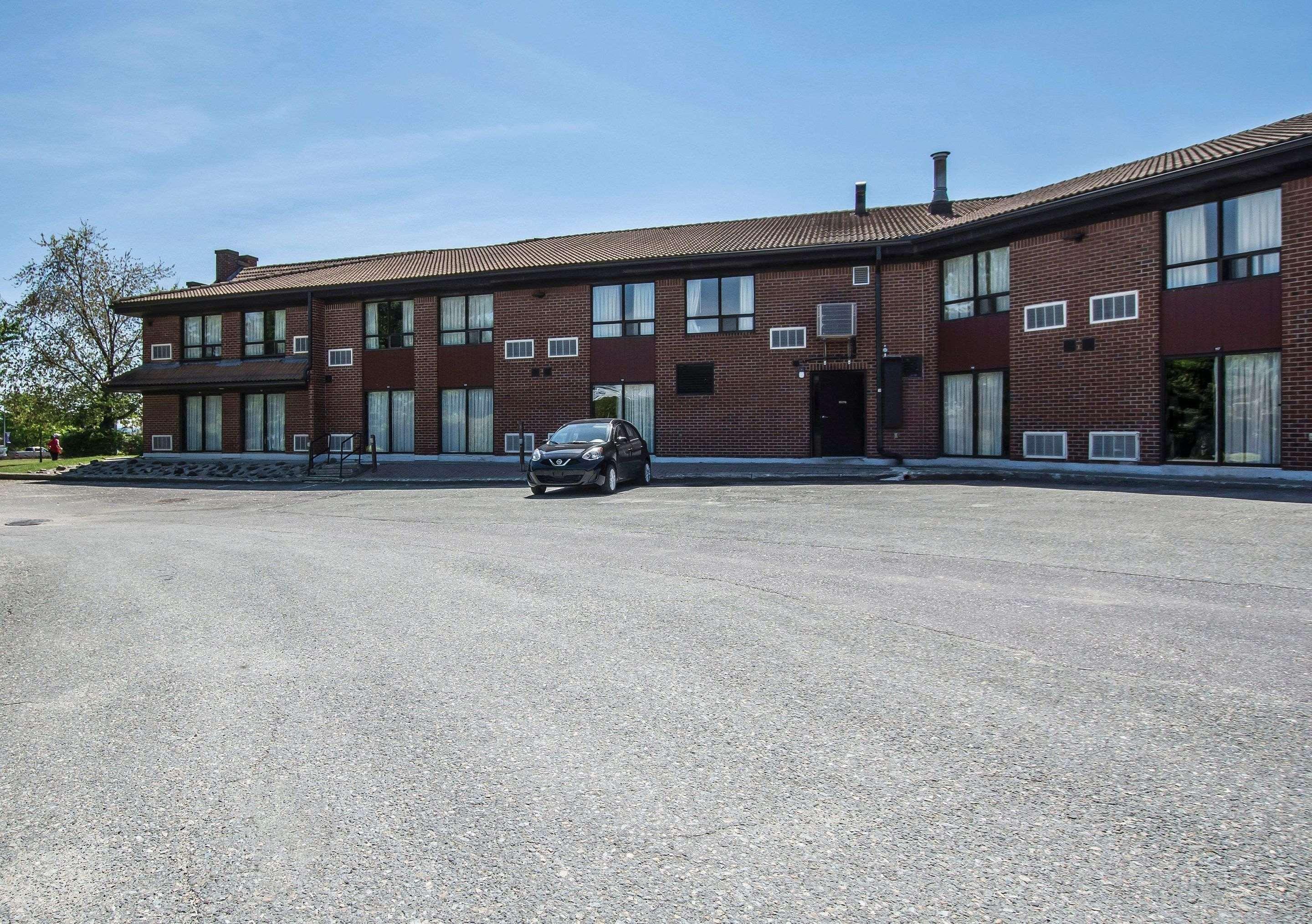 Comfort Inn Sherbrooke Exterior photo